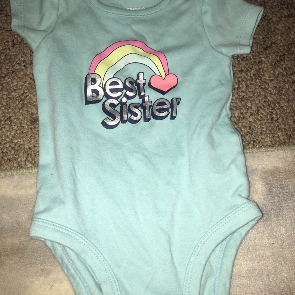 Best sister onesie.